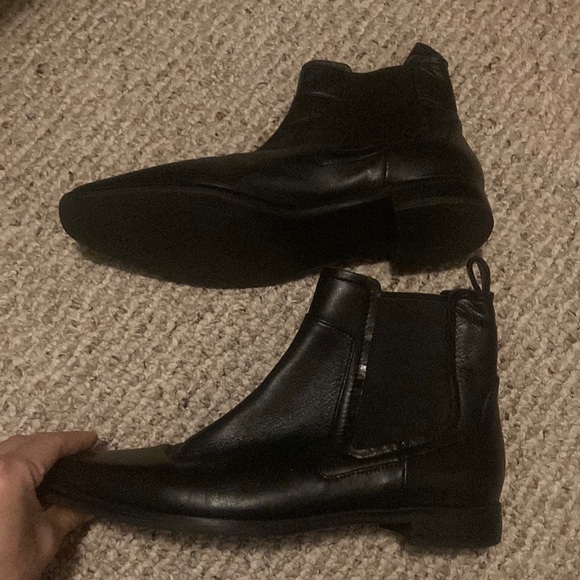 Zara women’s 8.5 genuine leather black Chelsea ankle boots - Picture 2 of 9